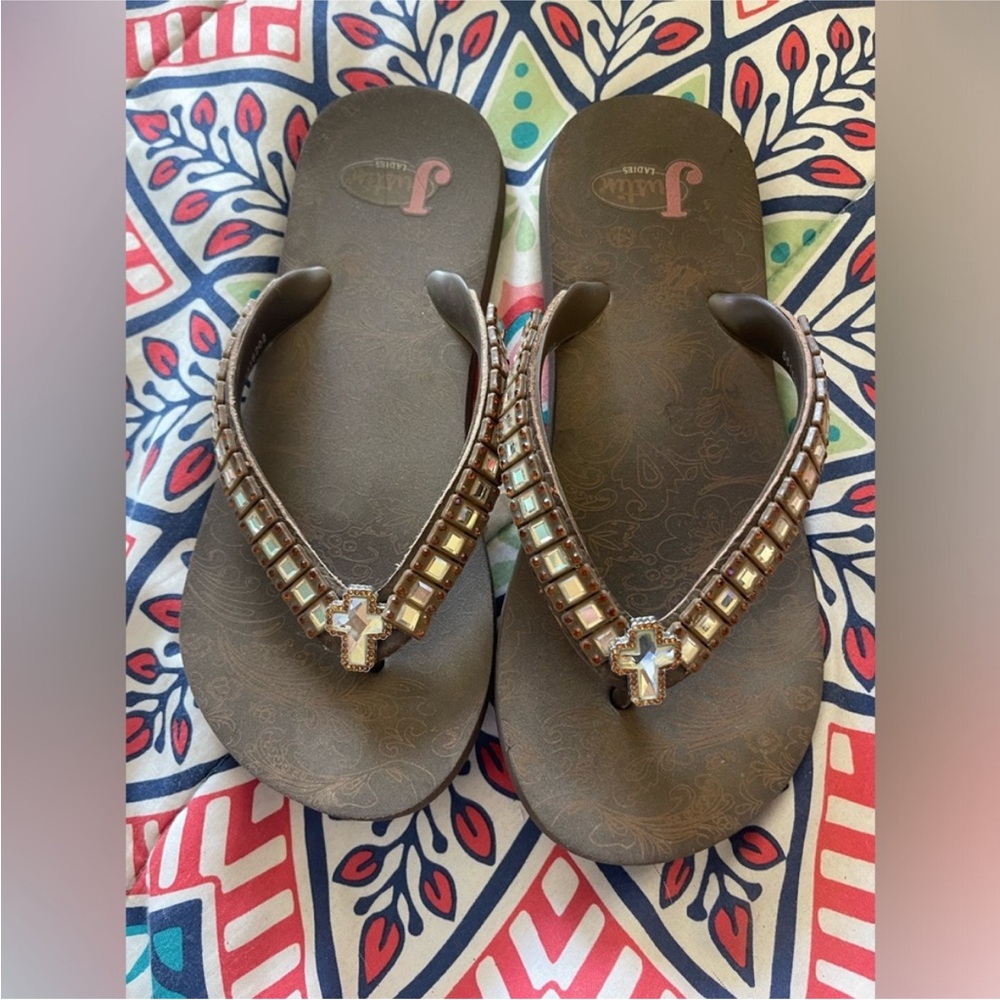 Justin Boots Brown Beaded Sandals 💗